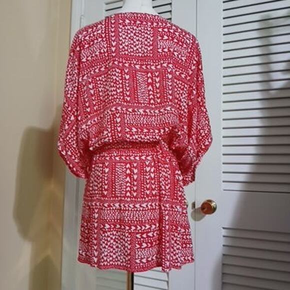 Victoria's Secret O/S Red w/white hearts cinched-tie-waist wide-half-sleeve wrap - Picture 5 of 11